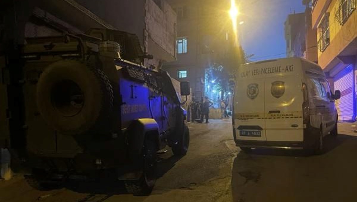 Gaziantep’te komşu aileler birbirine girdi: 1’i polis 15 yaralı Gaziantep’te komşu aileler birbirine girdi: 1’i polis 15 yaralı