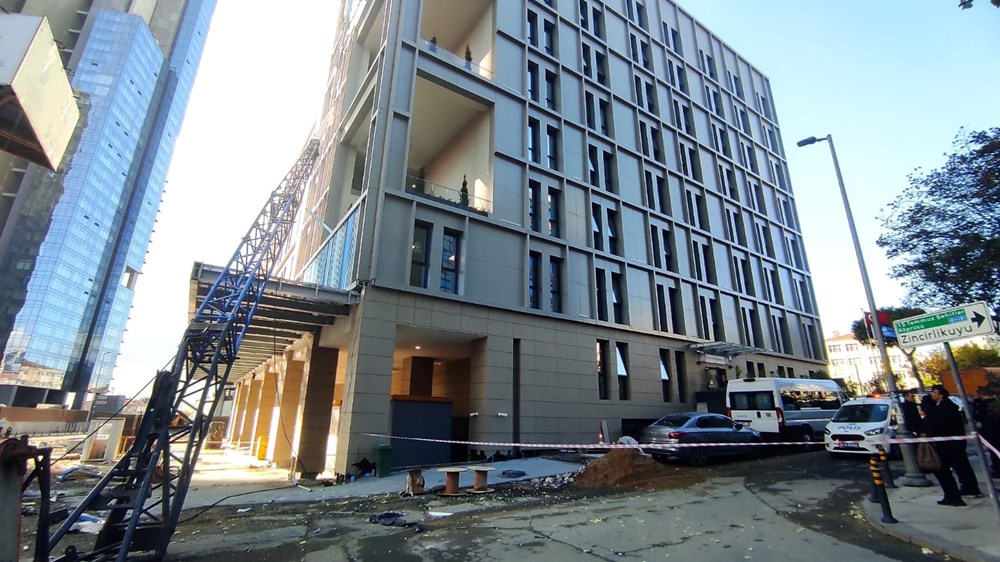 İstanbul'da rezidans inşaatında vinç devrildi - 4