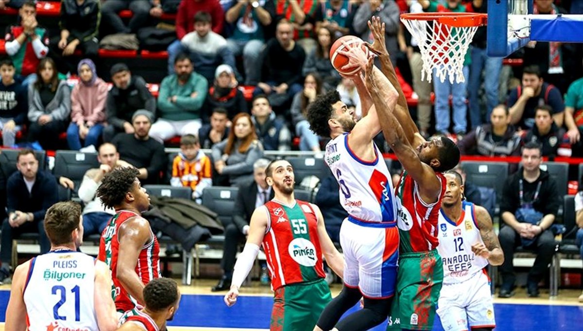 Anadolu Efes ile Pınar Karşıyaka arasındaki play-off serisi başlıyor