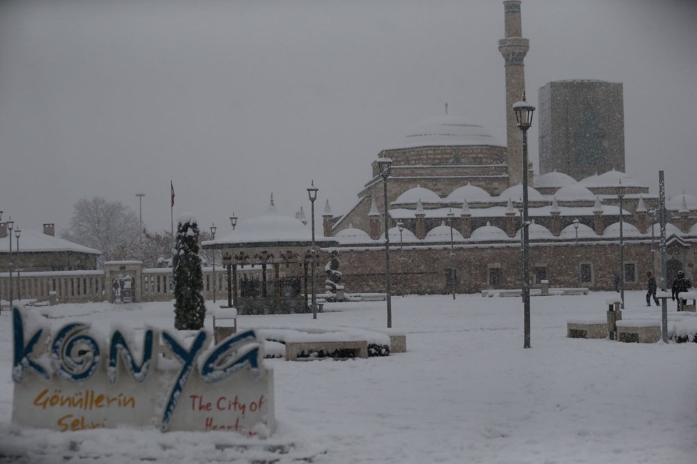 Türkiye beyaza büründü: Birçok ilde kar yağışı etkili oluyor - 2