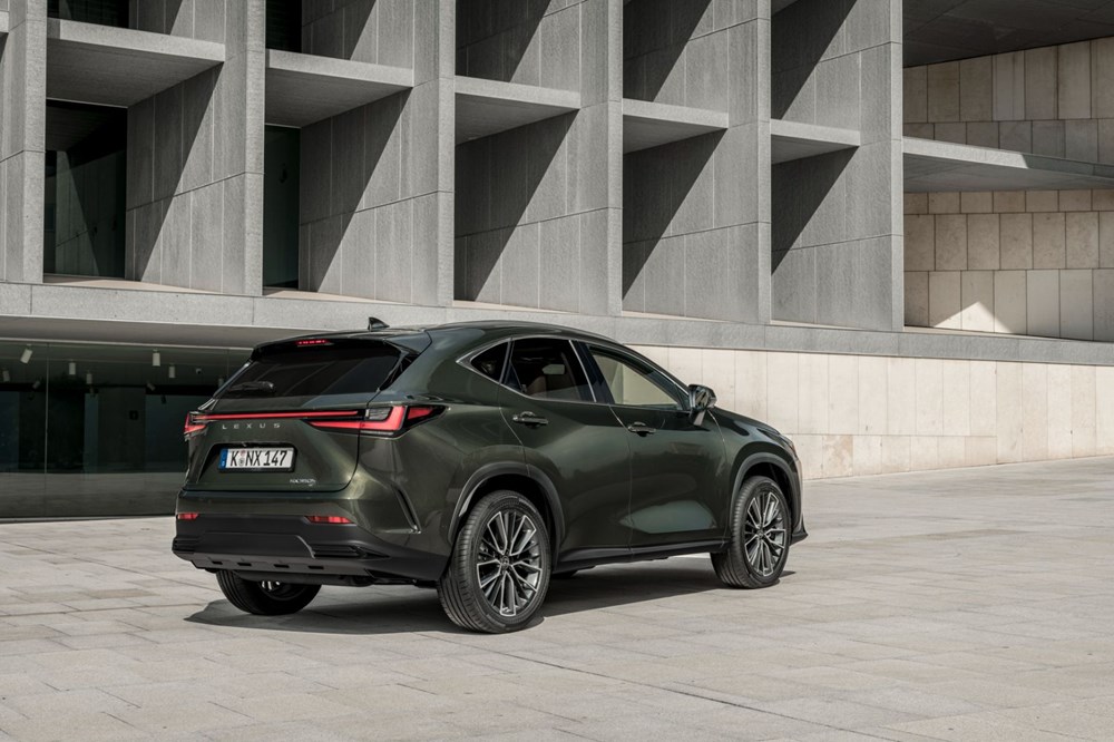 Lexus'ta yeni dönem: İlk plug-in hibrit modelini tanıttı - 5