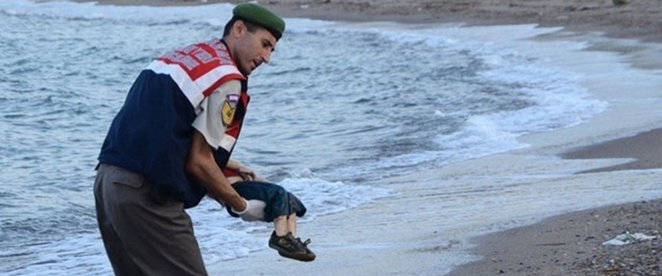 Alman yardım gönüllüsü Akdeniz'de bir bebeğin cansız bedenine ulaştı - 3