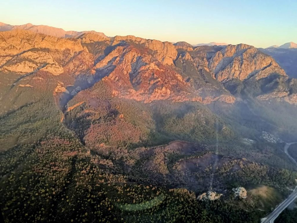 Kemer'deki yangında 1120 futbol sahası büyüklüğünde alan etkilendi - 2