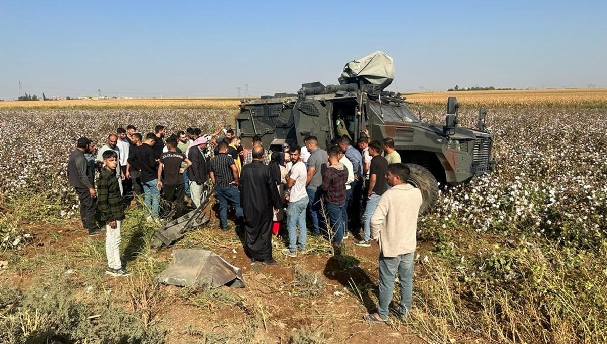 Lastiği patlayan askeri araç devrildi: 3 yaralı Lastiği patlayan askeri araç devrildi: 3 yaralı