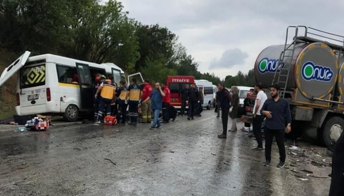 Balıkesir'de katliam gibi kaza: 8 ölü