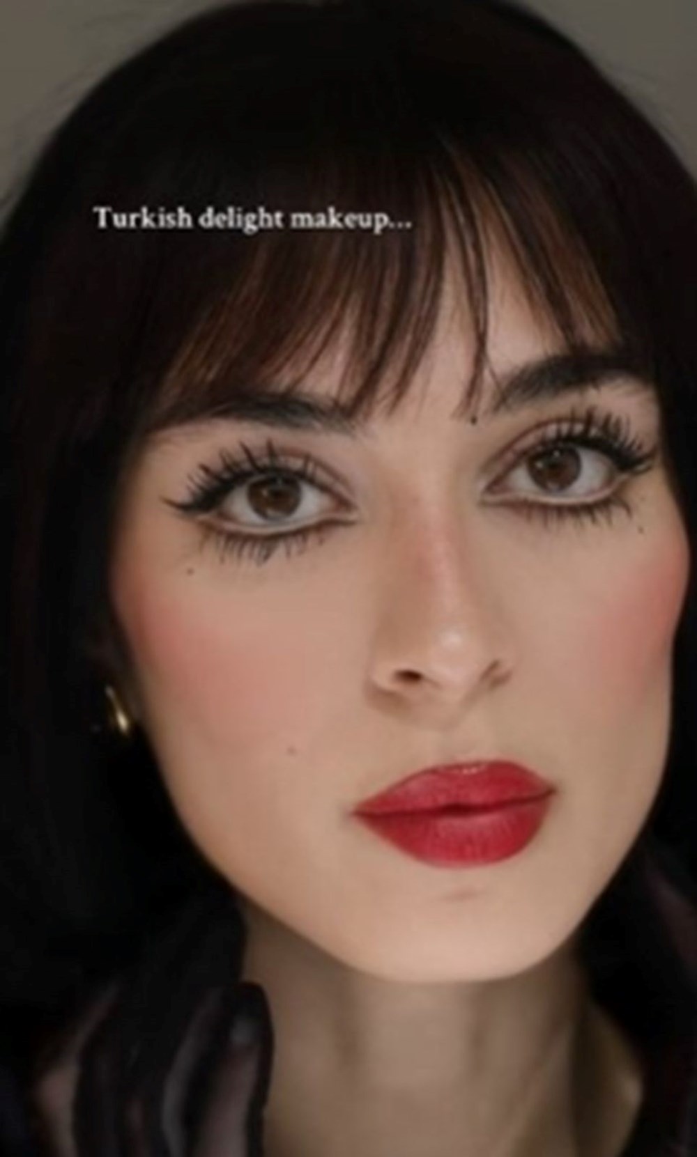 Selin Şekerci'den Türkan Şoray Esintili "Turkish Delight" Makyajı! 78 0ggVCB04cUeH3 7dfEGsog