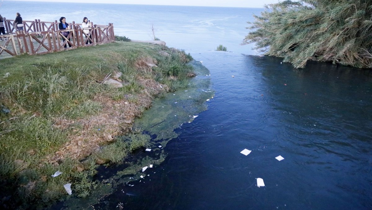 Antalya'daki sahillerde Hıdırellez yoğunluğu: Dileklerini suya bıraktılar