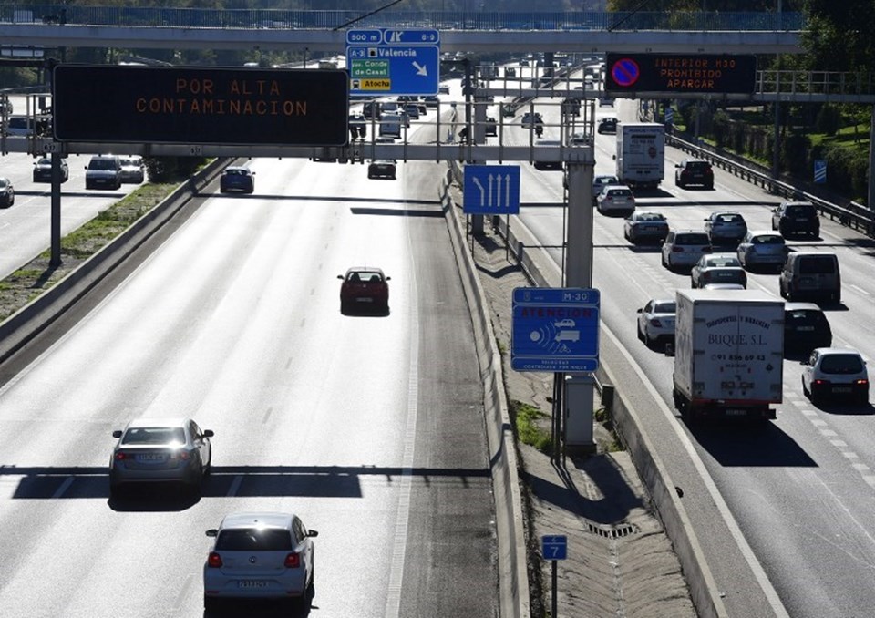 Madrid'de hava kirliliğine karşı araç trafiğine sınırlama - 1