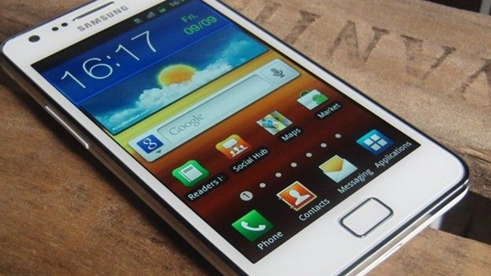 Телефон заводская. Samsung Galaxy s2 White. Samsung Galaxy s2 белый. Samsung Galaxy s2 gt-i9100 белый. Samsung Galaxy s II (2011).