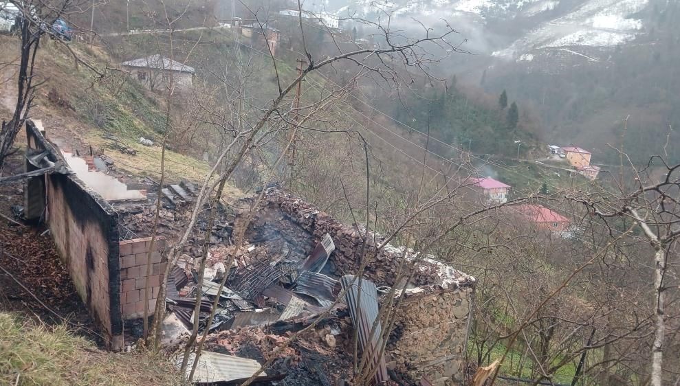 Giresun'da ev yangını: 1 ölü