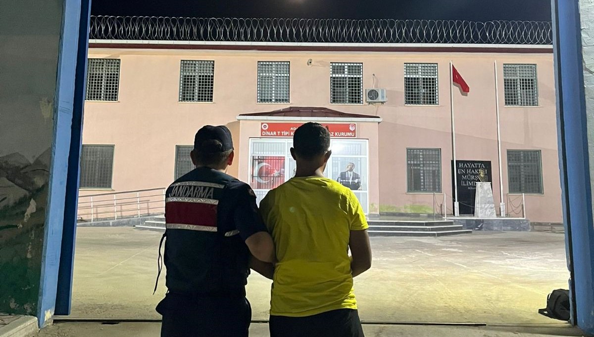 Cinsel istismar suçundan aranan şüpheliyi jandarma yakaladı Cinsel istismar suçundan aranan şüpheliyi jandarma yakaladı