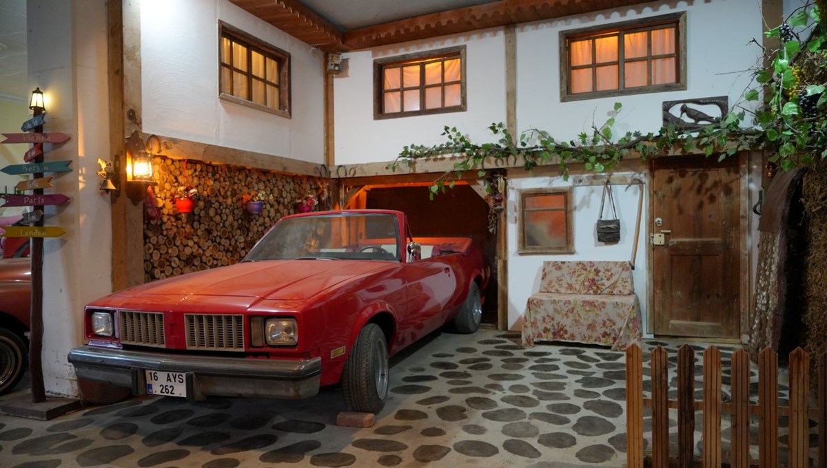 Bu evi görenler film platosu sanıyor: Hepsi aile yadigarı