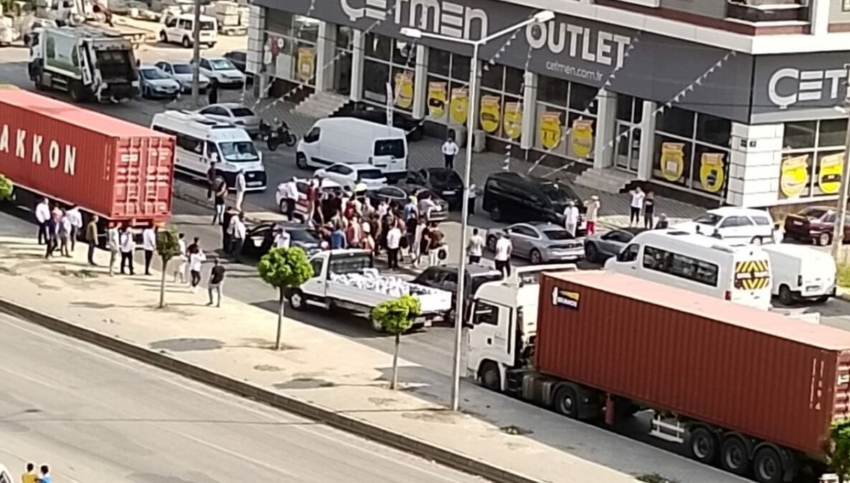 İzmir'de otomobile silahlı saldırı