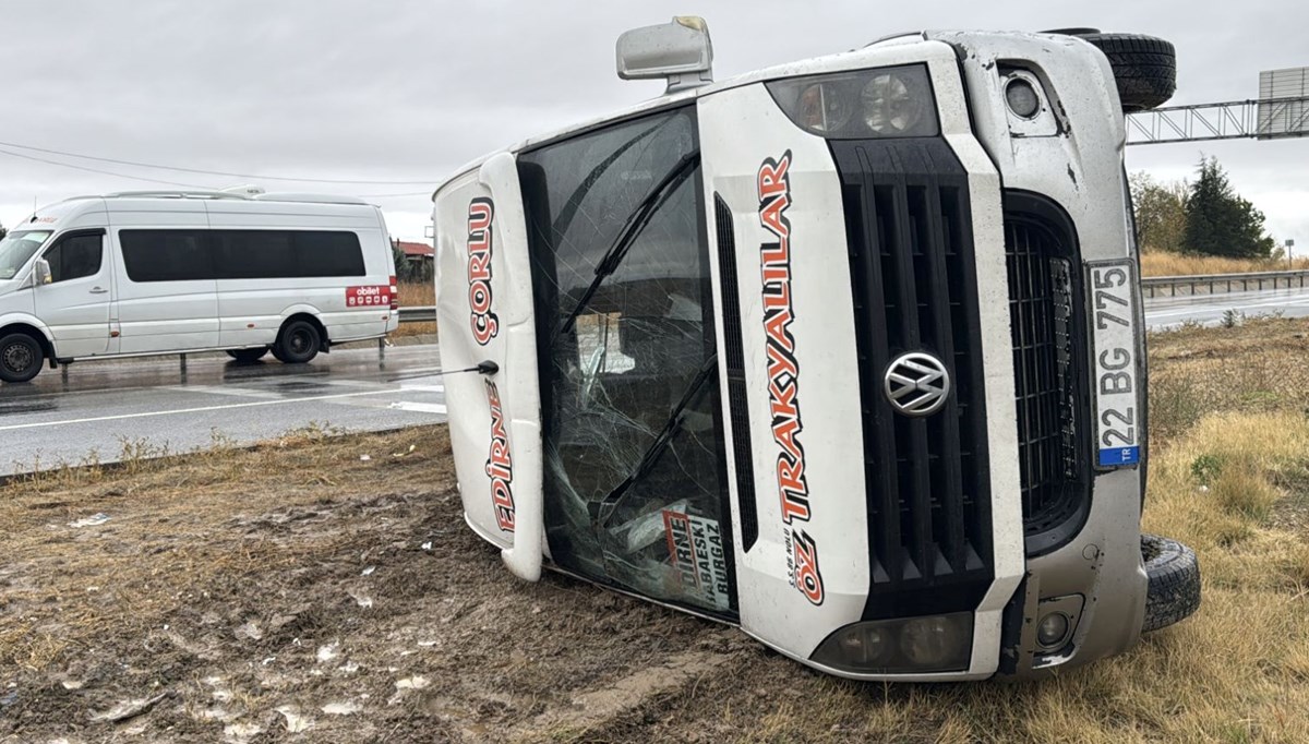 Kırklareli'nde yolcu minibüsü devrildi: 7 yaralı