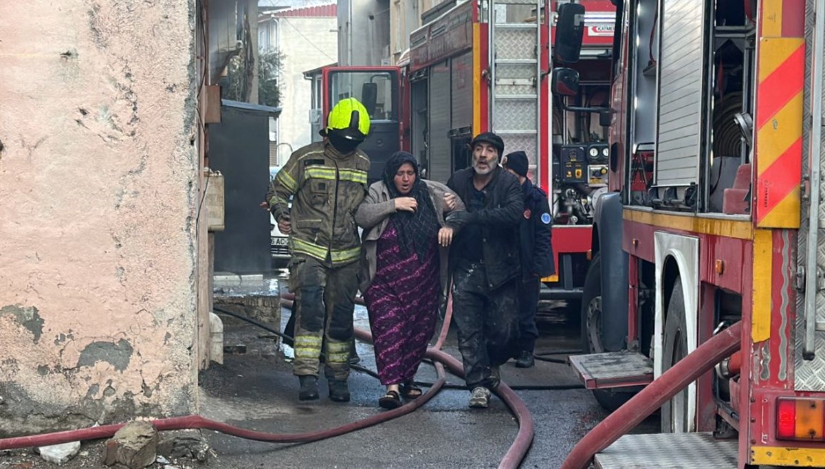 Bursa’da yangında can pazarı: 4 kişi son anda kurtarıldı Bursa’da yangında can pazarı: 4 kişi son anda kurtarıldı