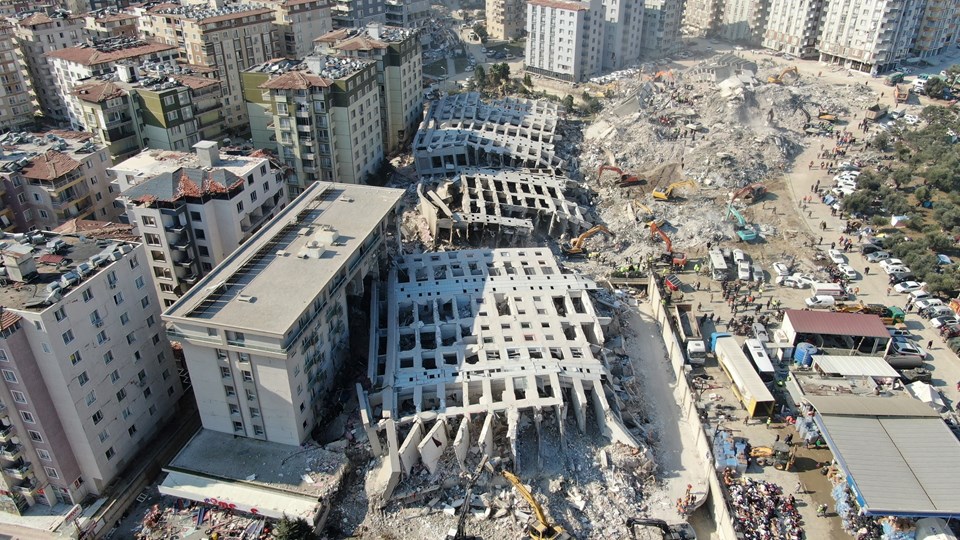 Rönesans Rezidans'ın enkazından kurtuldu: "4. kattan itibaren ayak bastığımız zemin yok oldu" - 2