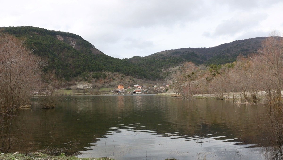 Çubuk Gölü'nde sonbahardan kalma günler yaşanıyor