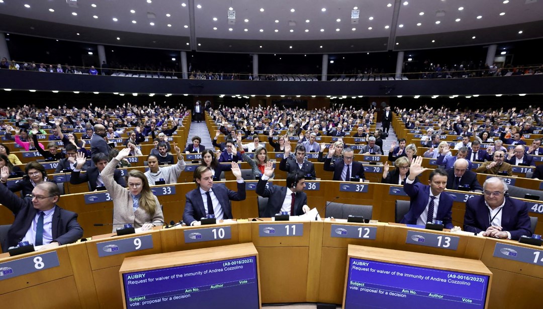 Avrupa Parlamentosu'nda quot Rusya propagandası quot için rüşvet iddiası