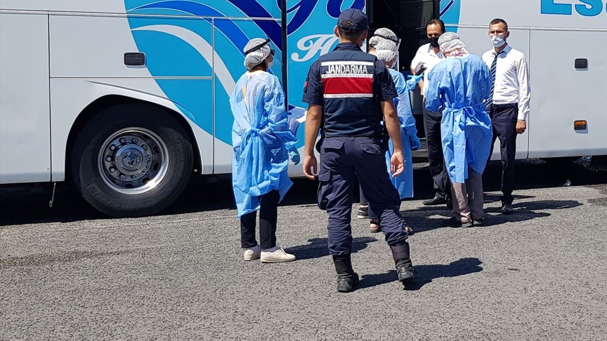 Manisa Da Karantina Kurallarini Ihlal Eden Kisi Otobuste Yakalandi Ntv