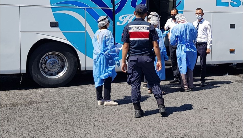 Manisa Da Karantina Kurallarini Ihlal Eden Kisi Otobuste Yakalandi Ntv