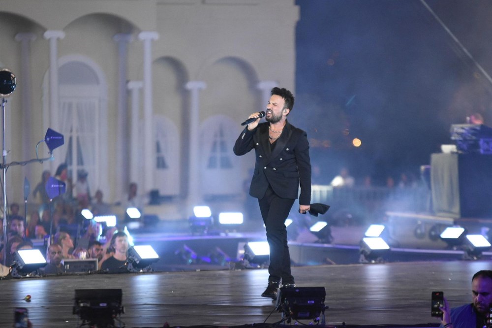 İzmir’de kurtuluş günü coşkusu: Tarkan konserine yüz binlerce kişi akın etti - 20