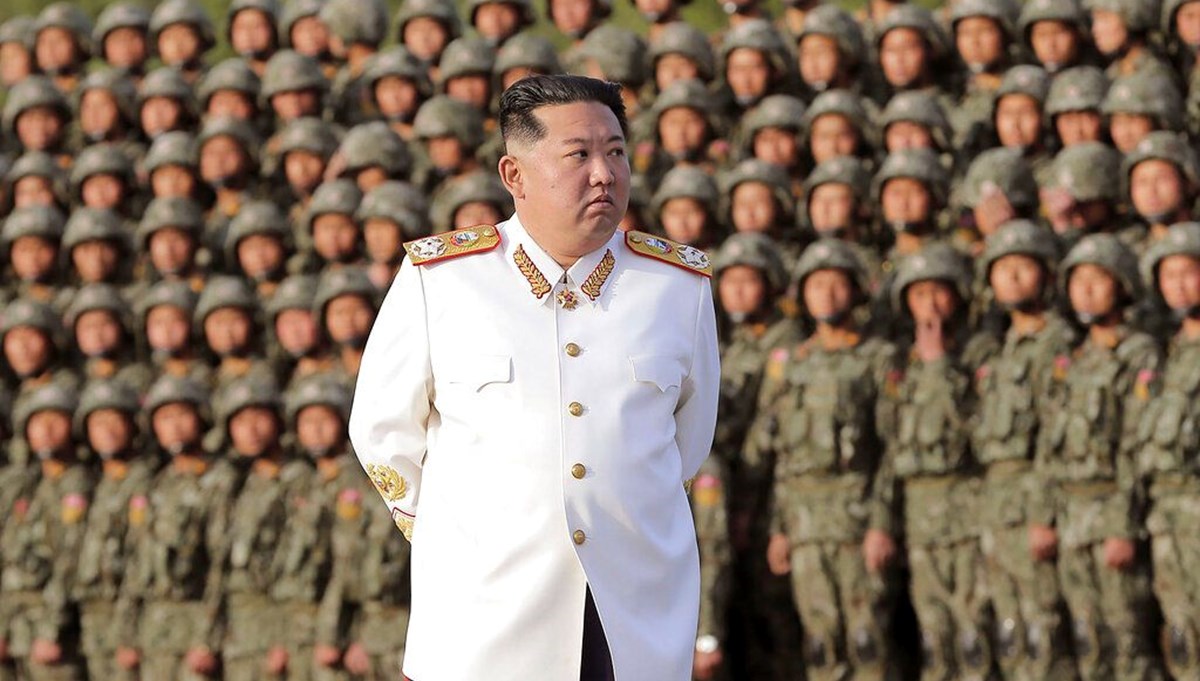 Öldürülen askerin cebinden çıktı: Kim Jong Un'dan mektup! Öldürülen askerin cebinden çıktı: Kim Jong Un'dan mektup!