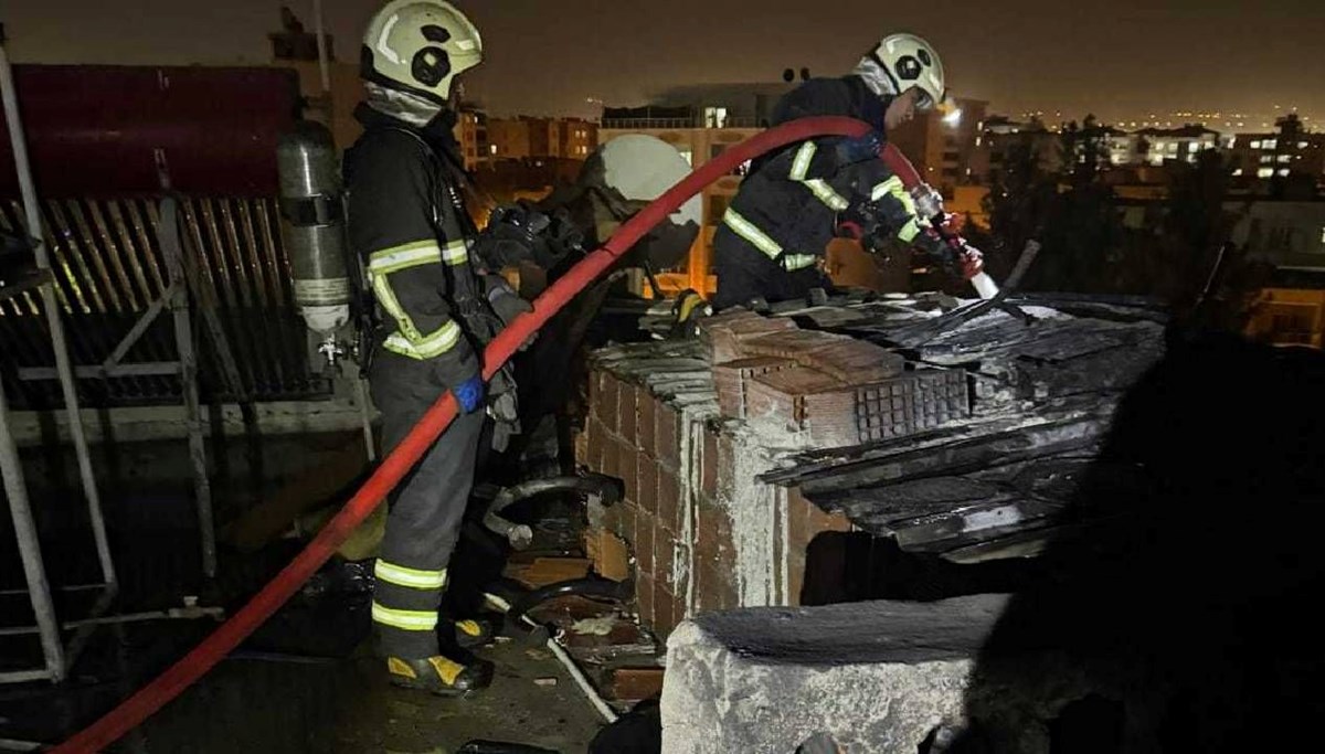 Mangal 5 katlı binayı yakıyordu