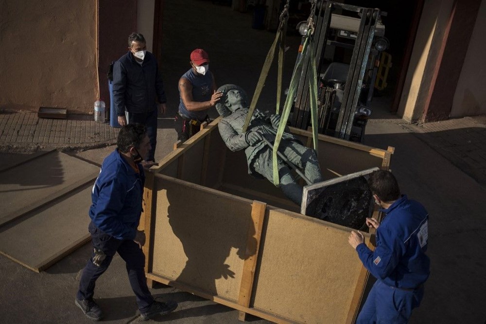 İspanya'da Francisco Franco'nun son heykeli de kaldırıldı - 5