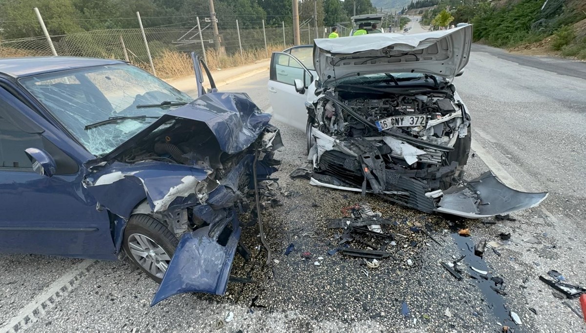Bilecik'teki trafik kazasında 1 kişi öldü, 2 kişi yaralandı Bilecik'teki trafik kazasında 1 kişi öldü, 2 kişi yaralandı