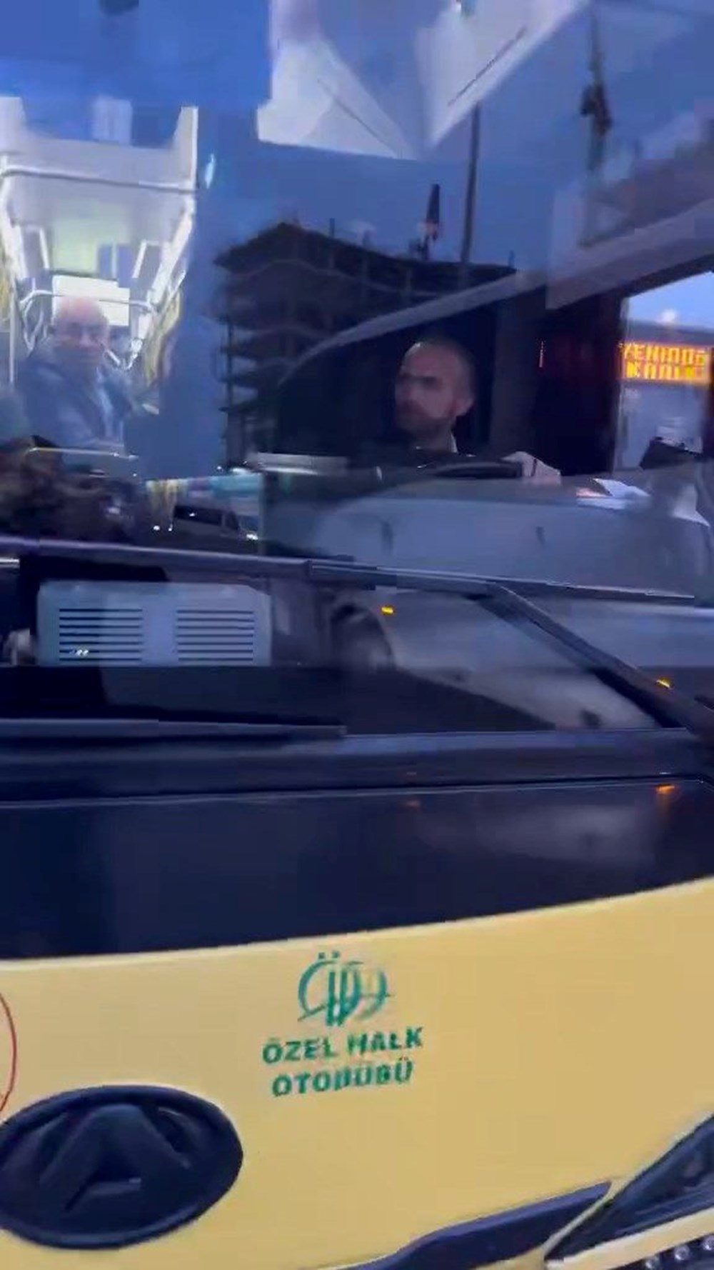 İETT şoförü, çarptığı aracın sürücüsünü ezmeye çalıştı - 5