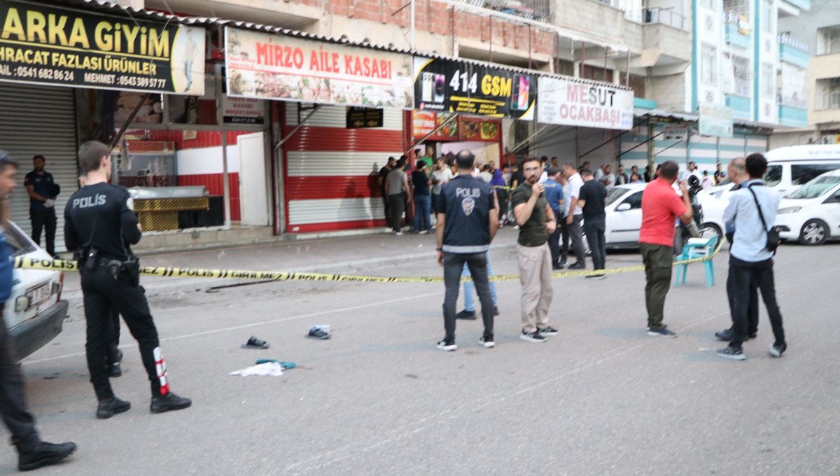 Şanlıurfa'da iki aile arasında borç-alacak kavgası: 3 ölü, 4 yaralı Şanlıurfa'da iki aile arasında borç-alacak kavgası: 3 ölü, 4 yaralı