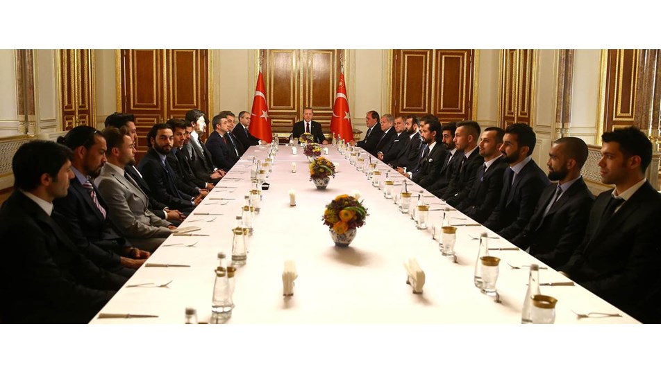 Cumhurbaşkanı Erdoğan, Süper Lig kaptanlarıyla buluştu