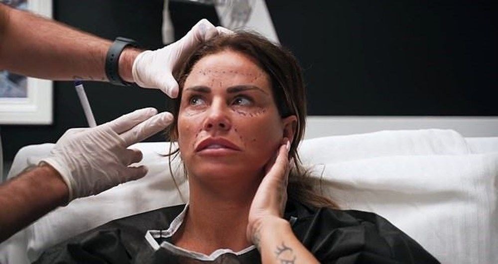 Şarkıcı Katie Price'a evinde saldırı - 3