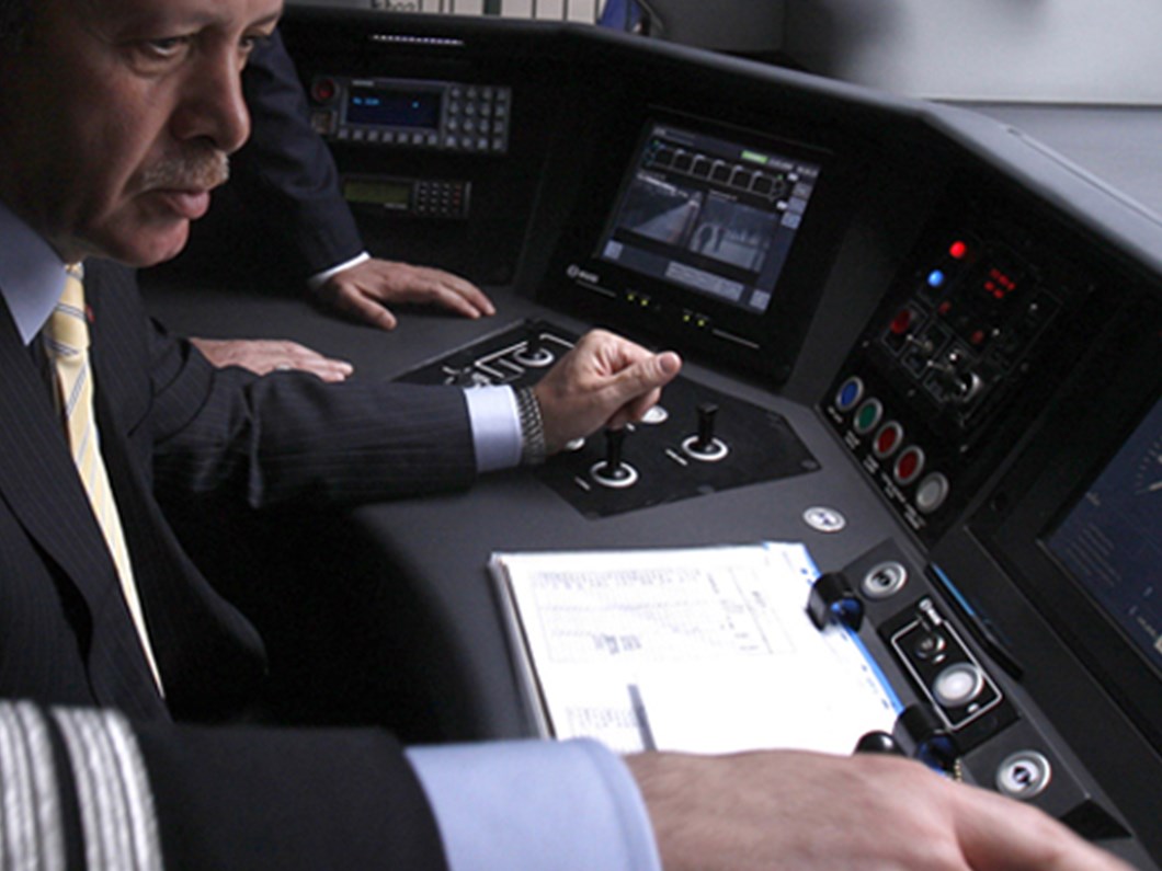 hizli tren 1 saat 28 dakikada eskisehir