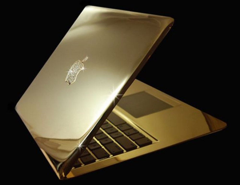 Компьютер gold. Золотой MACBOOK Air 15. Ноутбук Аппле золотой. MACBOOK Pro 24 Karat Gold. Макбук Эйр м1 золото.