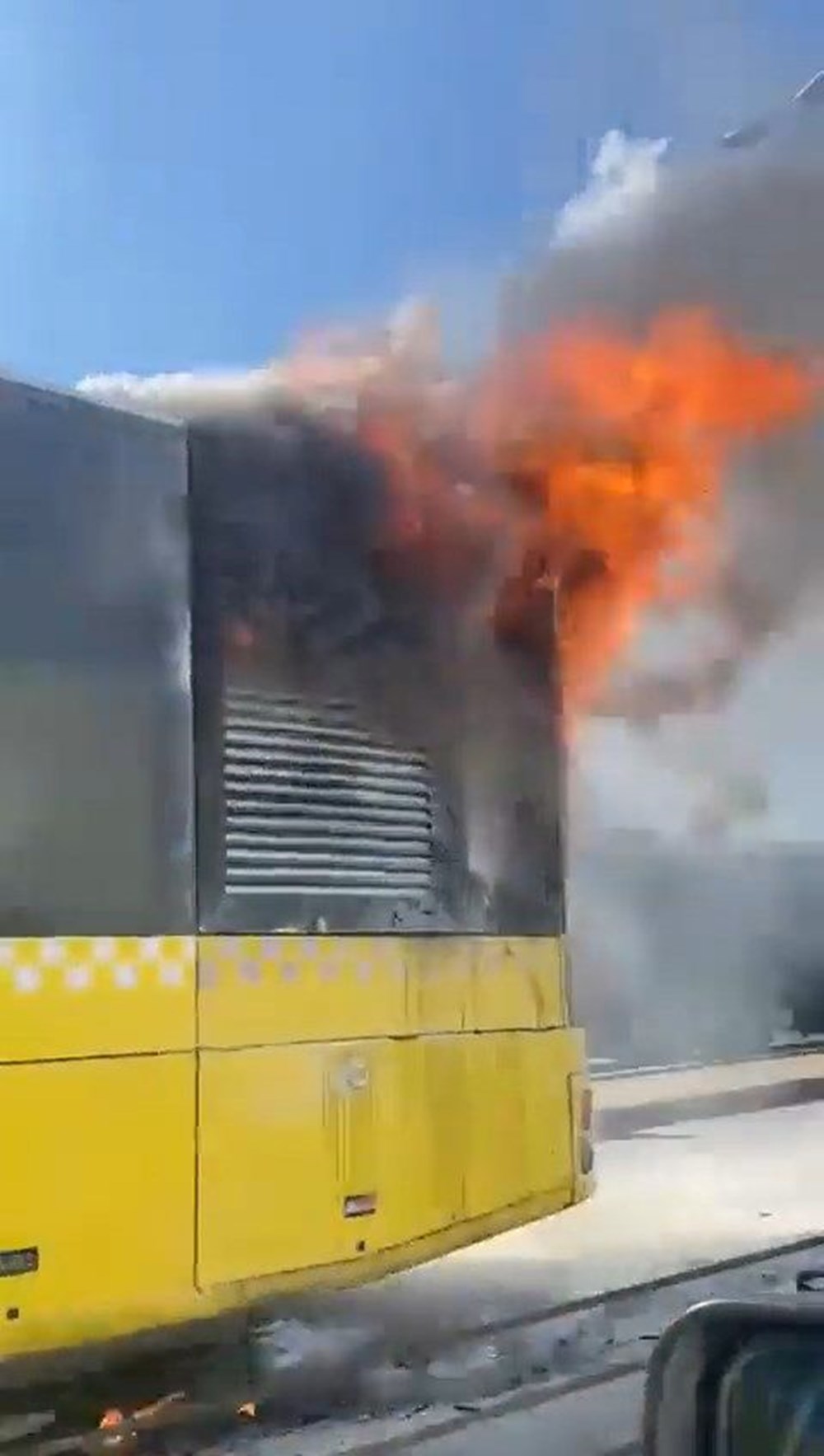 Haliç Köprüsü'nde metrobüs yangını - 3