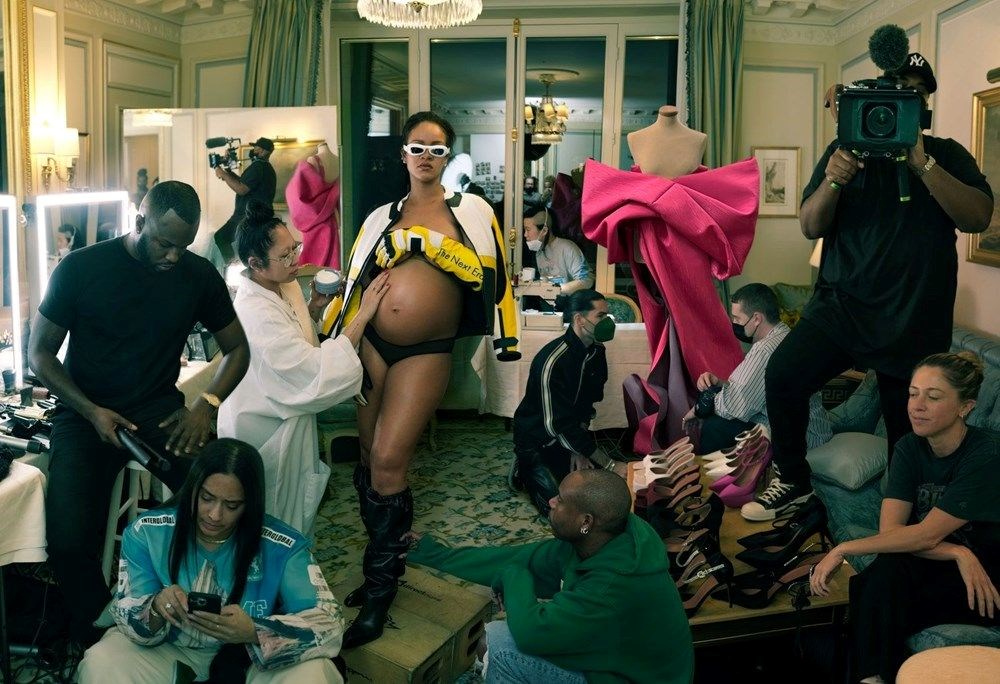 Rihanna ilk bebeğini dünyaya getirdi - 11