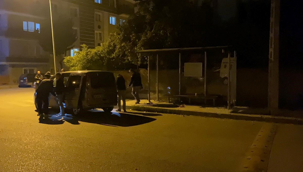 Otobüs durağında oturanlara ateş açıldı: 3 yaralı