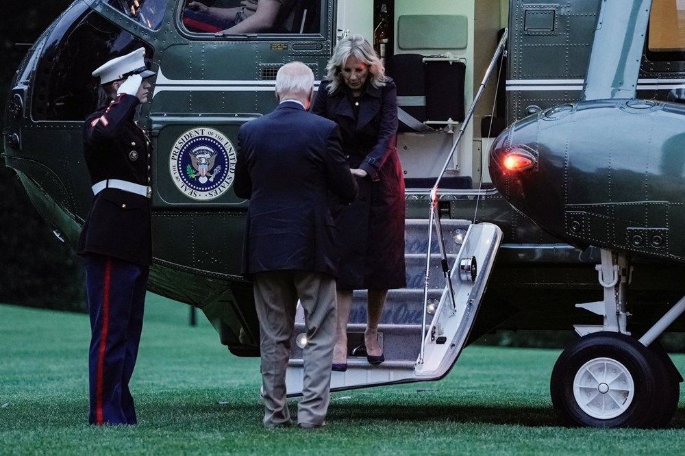 Biden visited: Race against time in collapsed building - 3