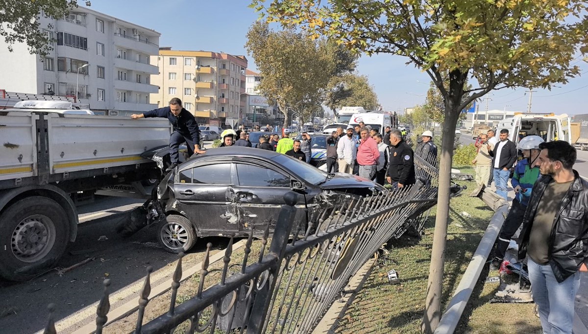 Ehliyetsiz sürücü yolu birbirine kattı Ehliyetsiz sürücü yolu birbirine kattı