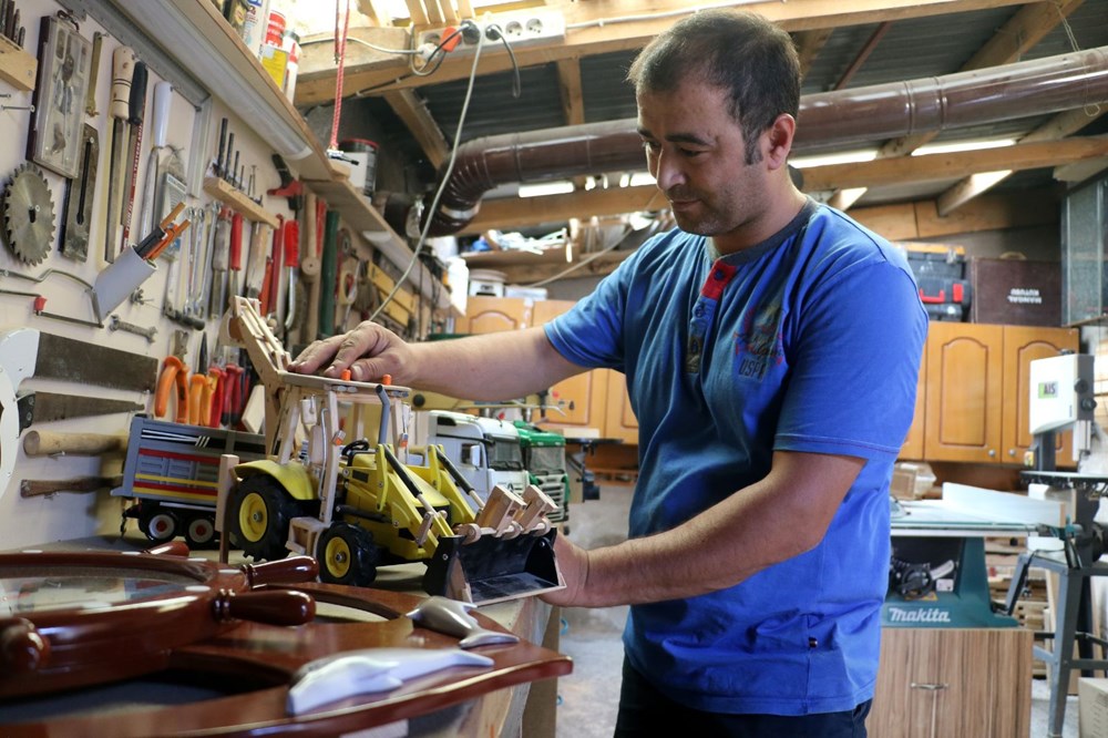 �ocukluk merak� mesle�i oldu: Ger�e�inden farks�z