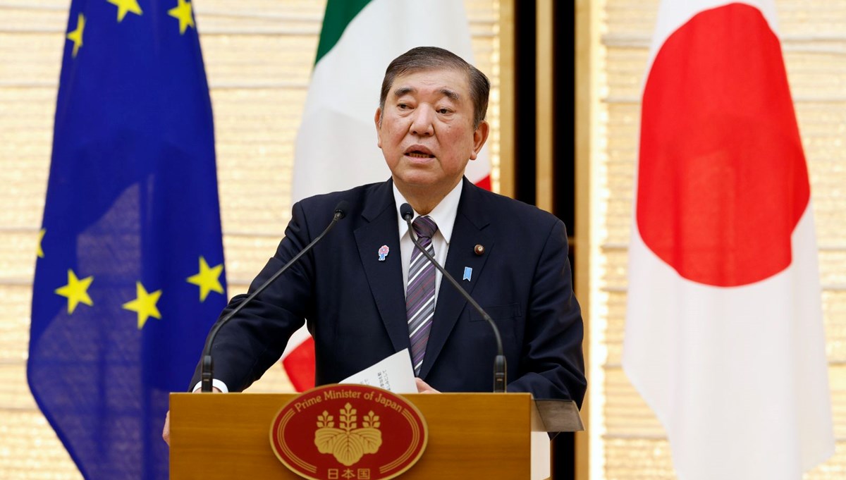 Japonya başbakanı milletvekillerine hediye çeki dağıttı, ülke karıştı: Japonya başbakanı milletvekillerine hediye çeki dağıttı, ülke karıştı: