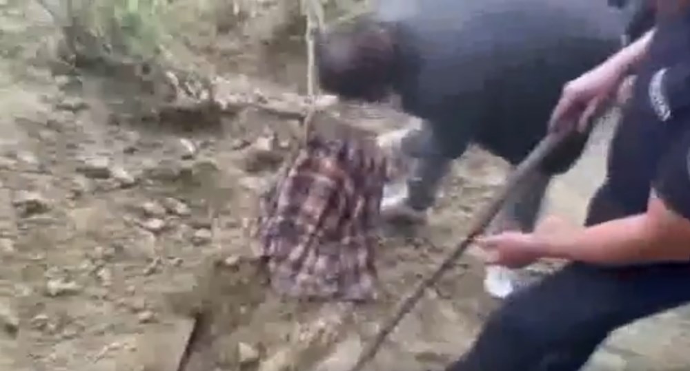 Diri diri toprağa gömülen adam dört gün sonra canlı kurtarıldı - 2