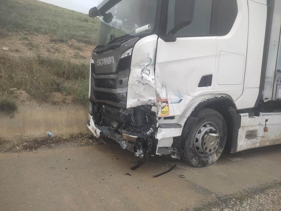 Ankara'da TIR'la otomobil çarpıştı: 1 ölü - 1