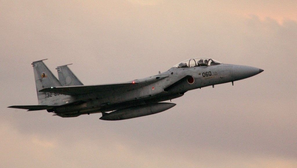 Amerikan F-15'leri Çin kapısında