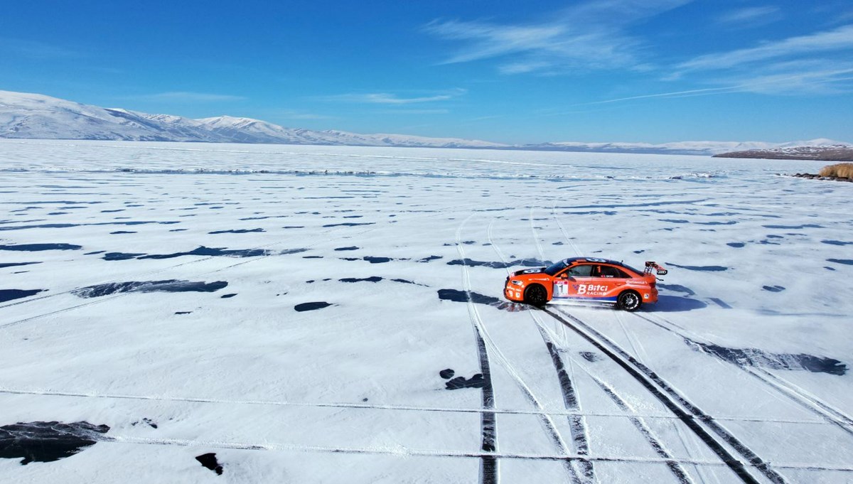 Çıldır Gölü'nde buz üstünde drift