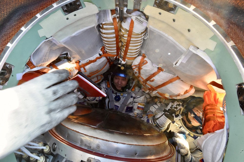 374 günlük uzay macerası sona erdi: Rus kozmonotlar Dünya'ya geri döndü - 11