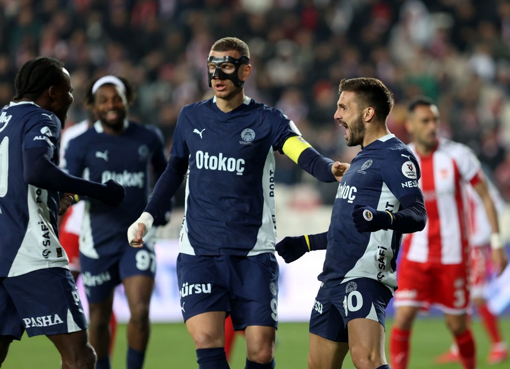 Fenerbahçe'ye övgü, Mourinho'ya tenkit: "Anlamak mümkün değil | Enteresan bir durum" 84 1075viVvzUO00V08e9Vyhg