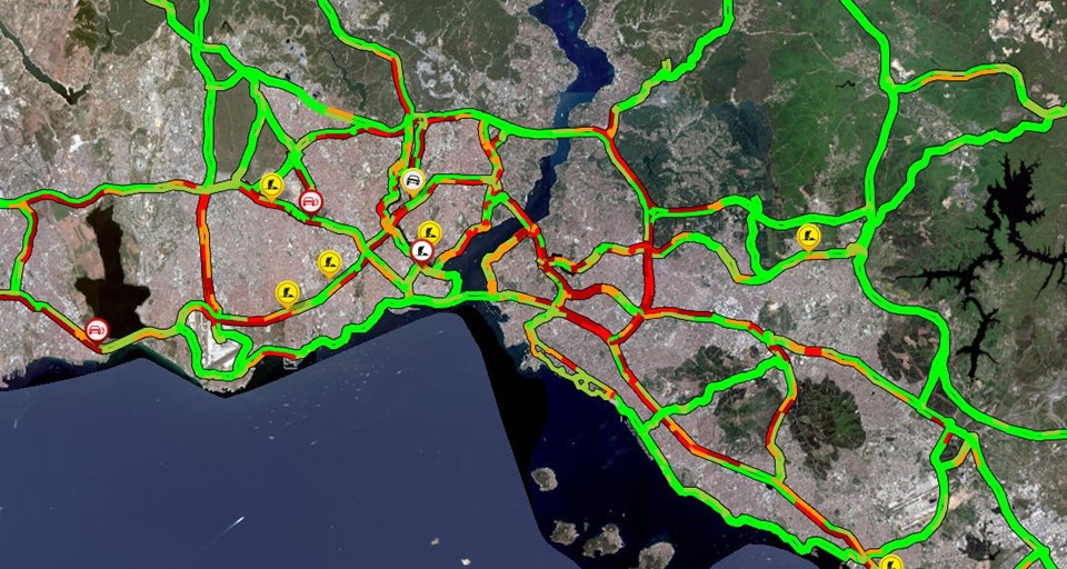 İstanbul trafiğinde yoğunluk: Erken saatlerde başladı - 1