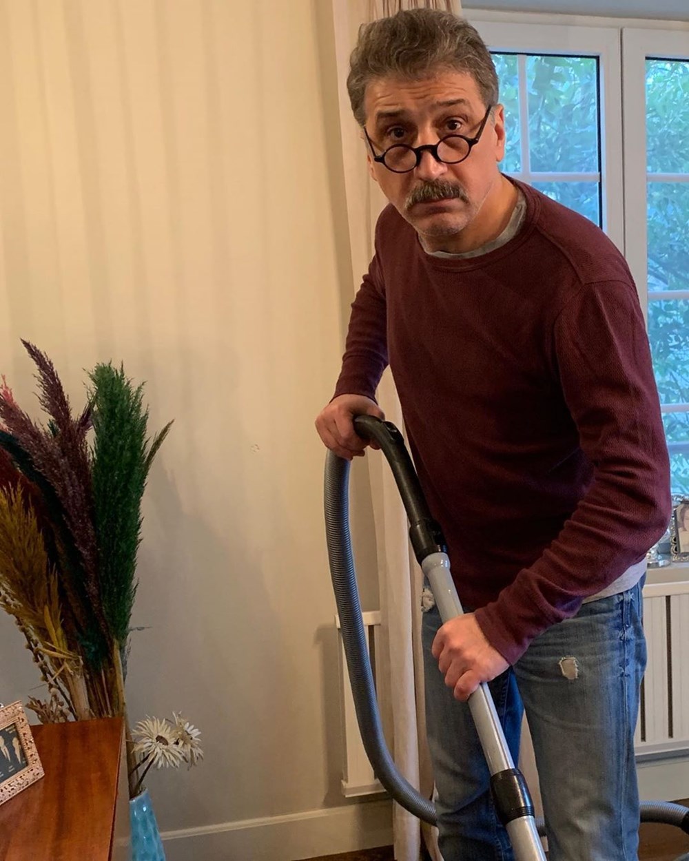 Corona g�nlerinde �nl�lerin ev halleri